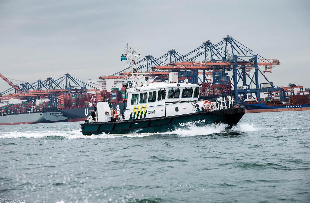 Douane boot op de Maasvlakte