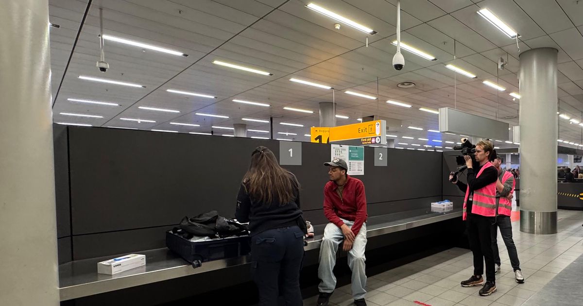 Douane in Schiphol Airport: de onmisbare schakel